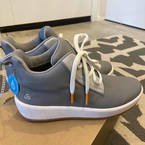 clarks cloudsteppers boots waterproof